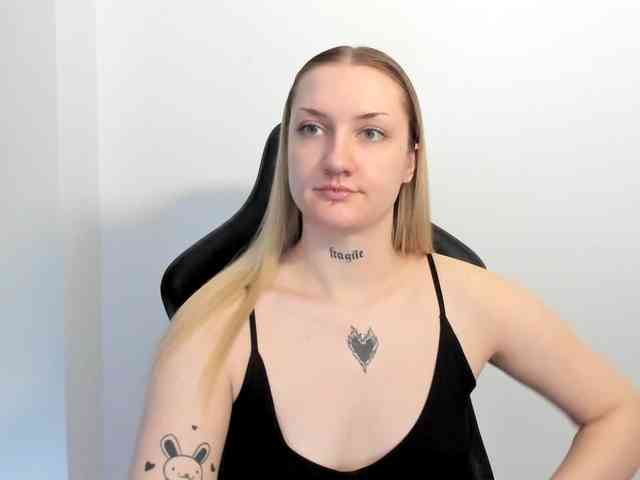 AlexaKisses