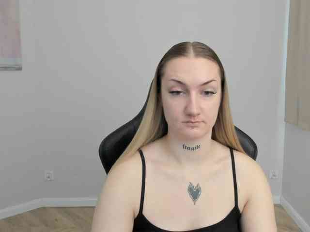 AlexaKisses