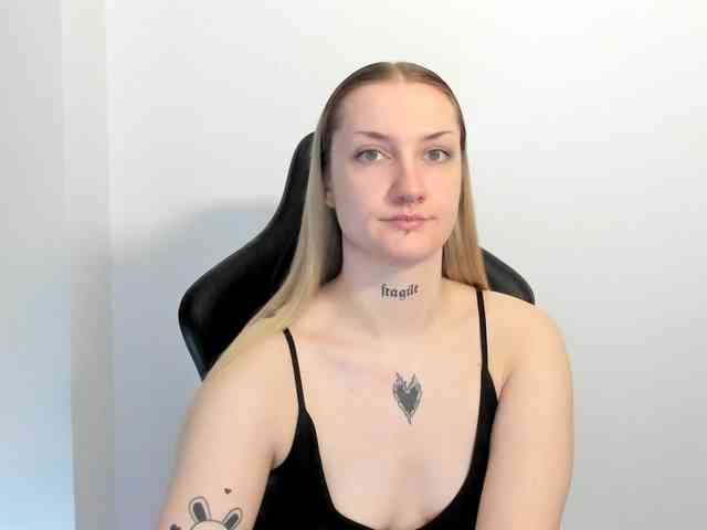 AlexaKisses