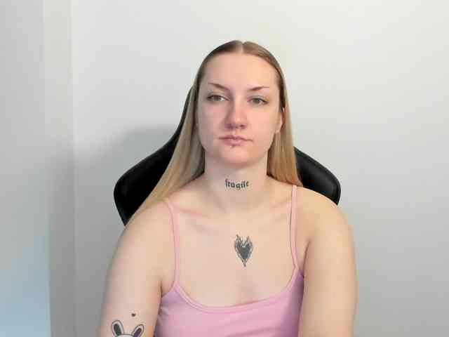 AlexaKisses