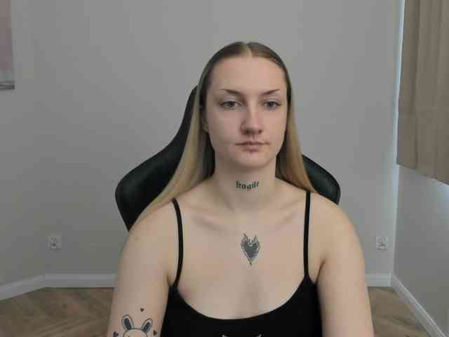 AlexaKisses