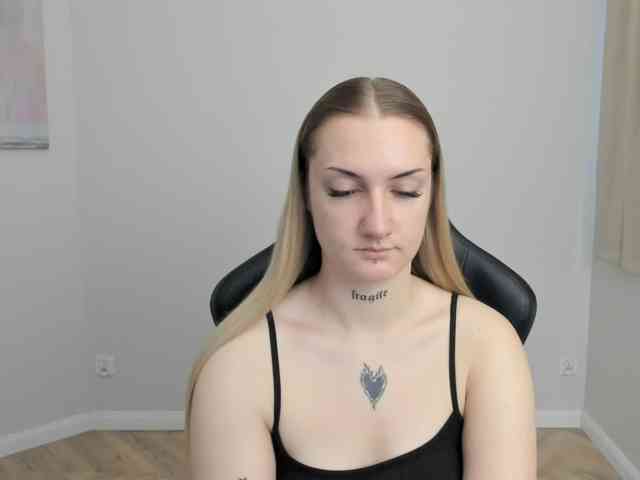 AlexaKisses