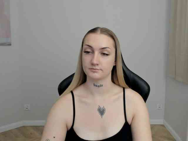 AlexaKisses