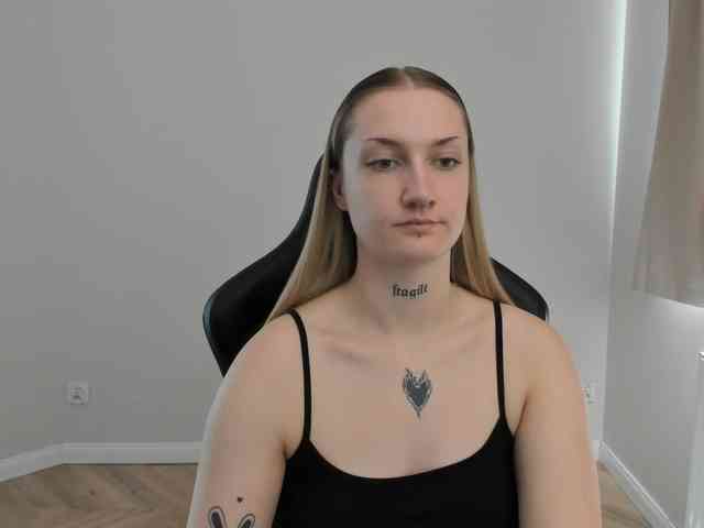 AlexaKisses