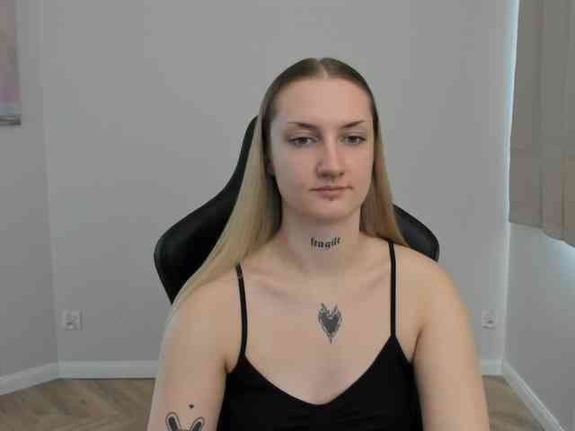 AlexaKisses