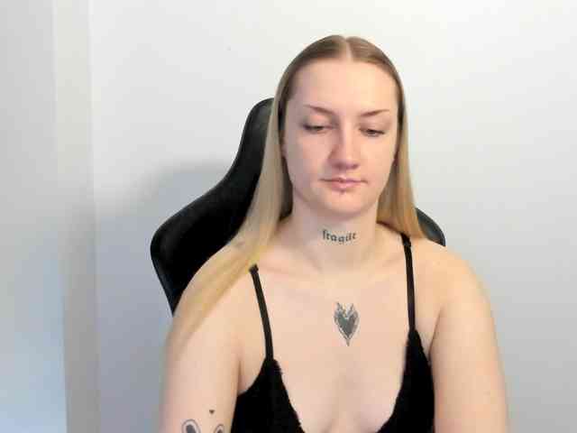 AlexaKisses