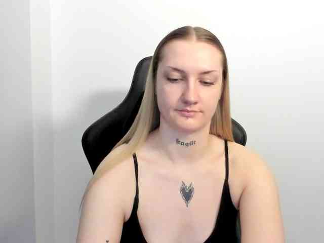 AlexaKisses