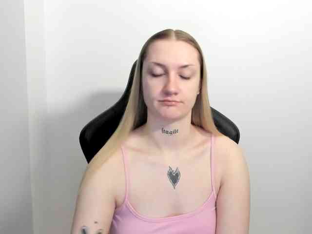 AlexaKisses