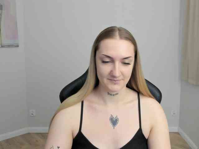 AlexaKisses