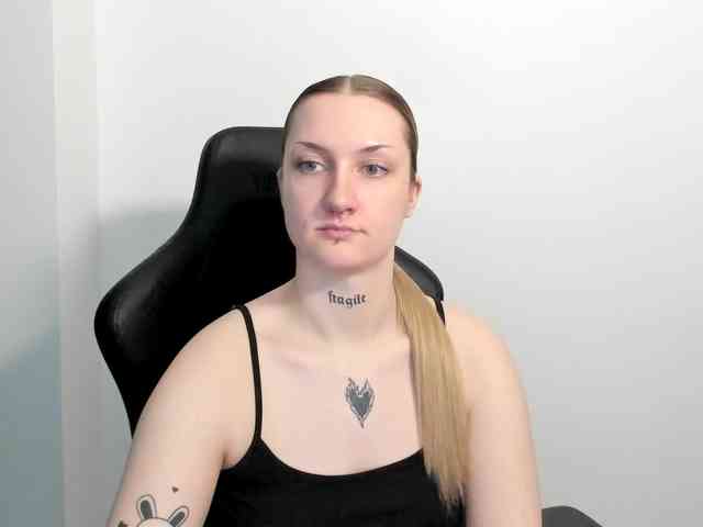 AlexaKisses