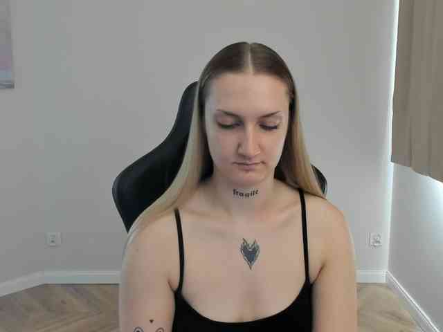 AlexaKisses