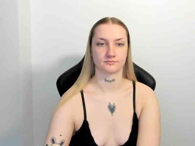 AlexaKisses