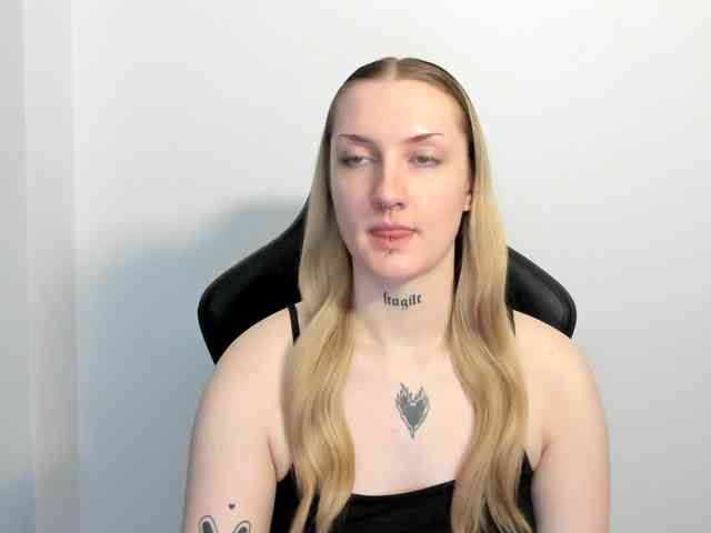 AlexaKisses