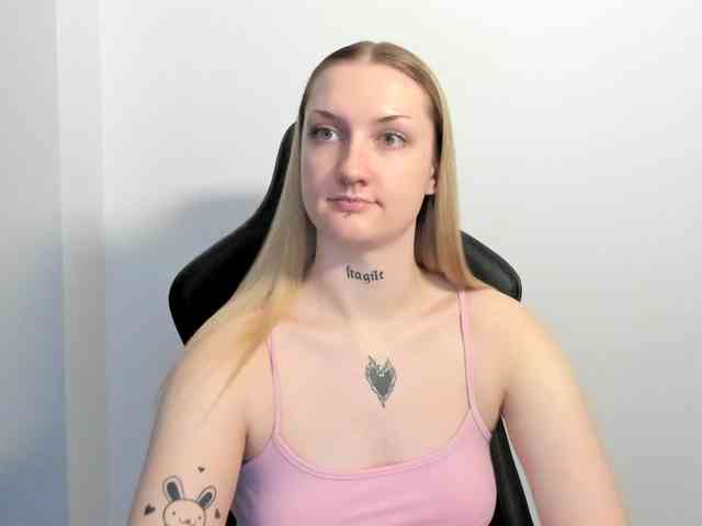AlexaKisses