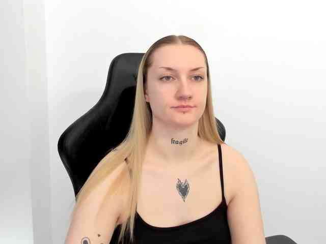 AlexaKisses