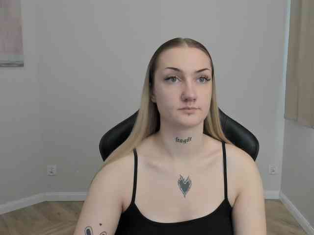 AlexaKisses