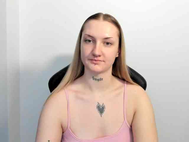 AlexaKisses