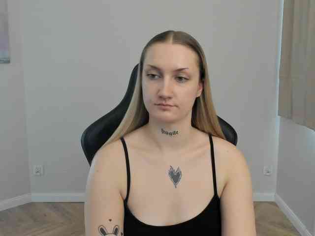 AlexaKisses