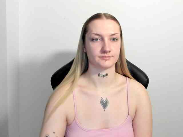 AlexaKisses