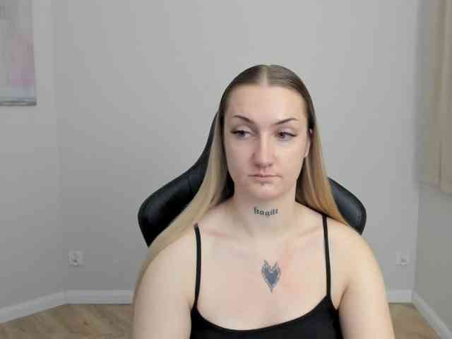 AlexaKisses