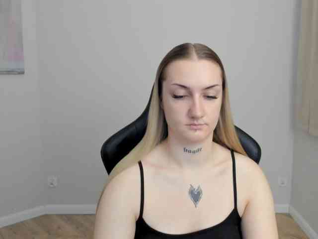 AlexaKisses