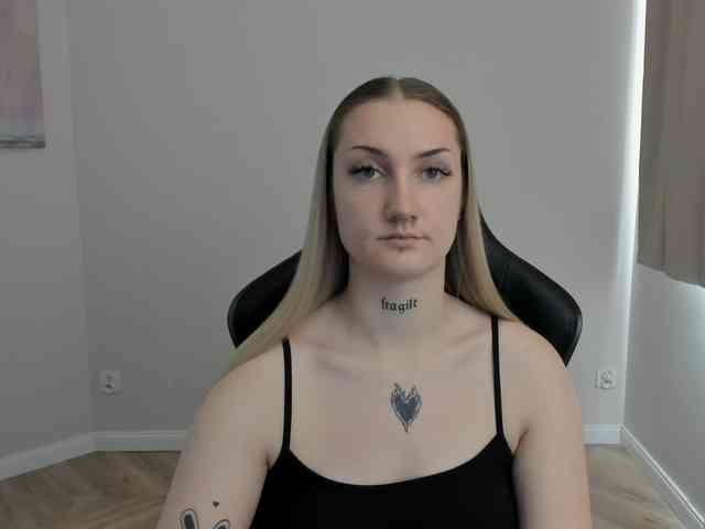 AlexaKisses