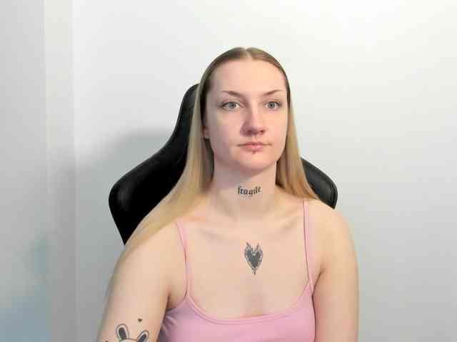 AlexaKisses