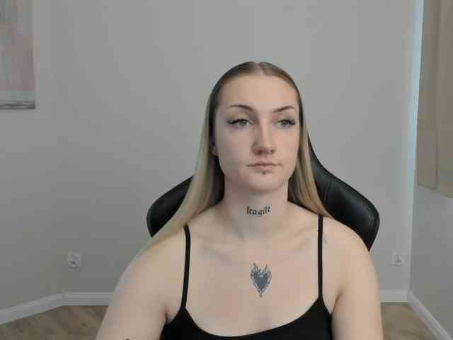 AlexaKisses