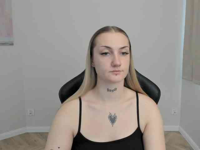 AlexaKisses