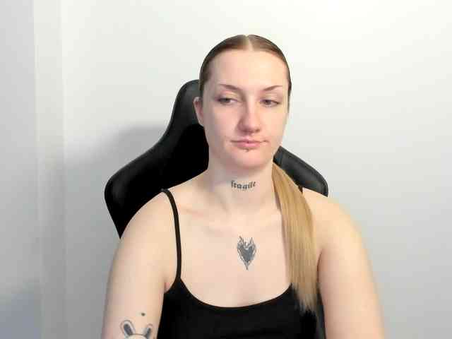 AlexaKisses
