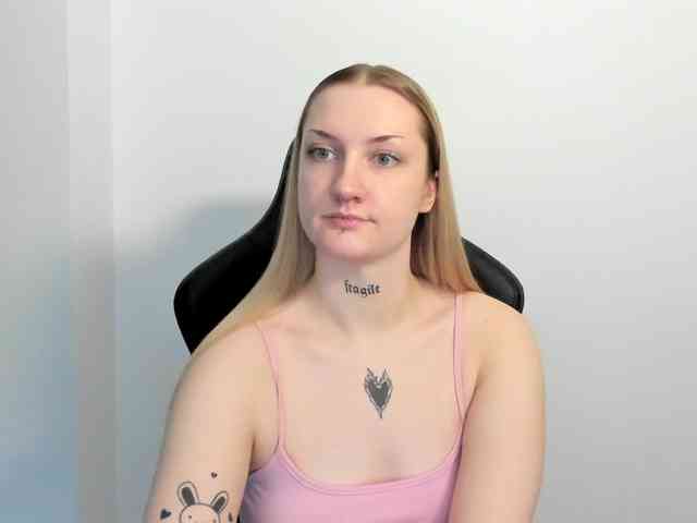 AlexaKisses