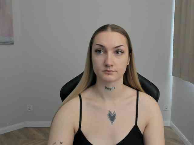 AlexaKisses