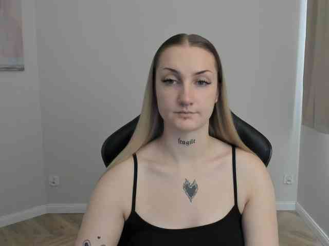 AlexaKisses
