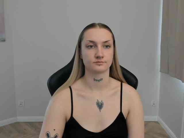 AlexaKisses