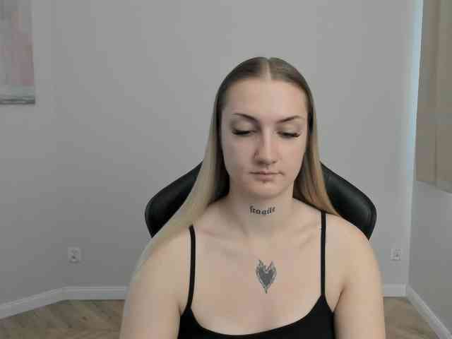 AlexaKisses