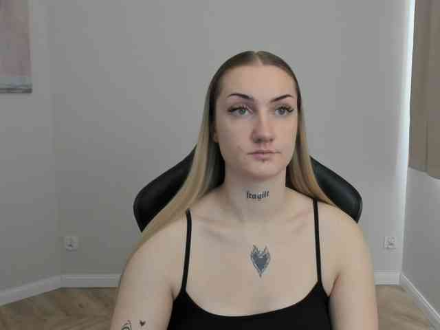 AlexaKisses