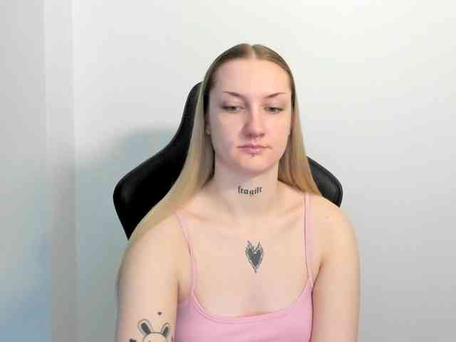 AlexaKisses