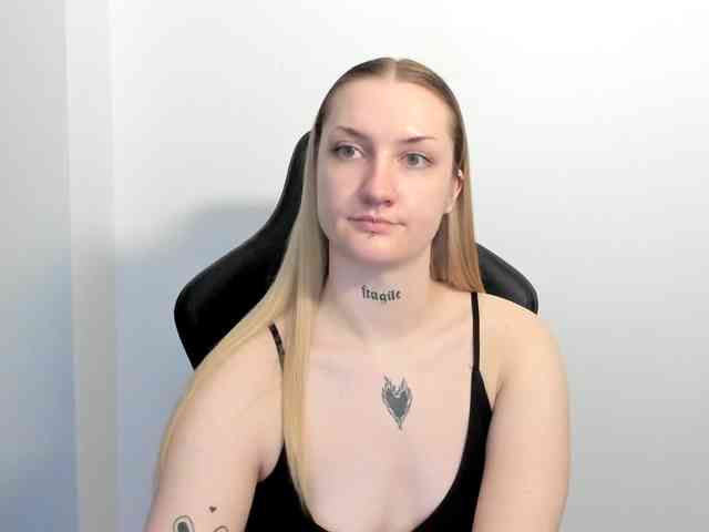 AlexaKisses