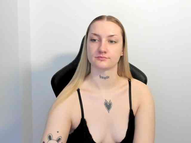 AlexaKisses