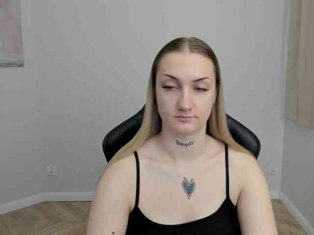 AlexaKisses