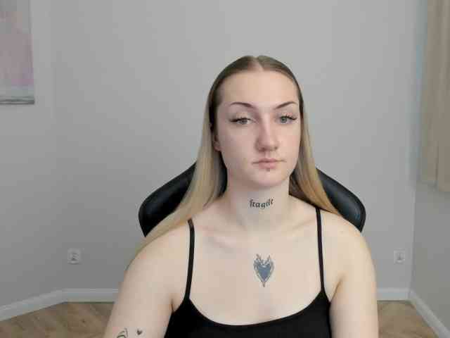 AlexaKisses