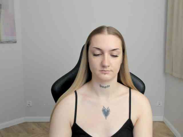 AlexaKisses