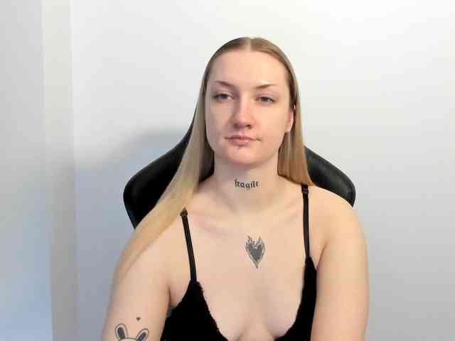AlexaKisses