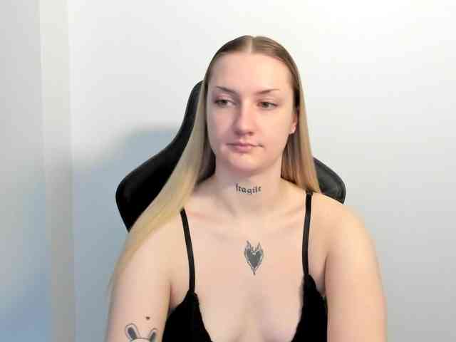 AlexaKisses