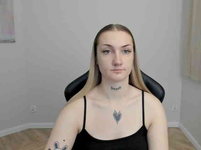 AlexaKisses