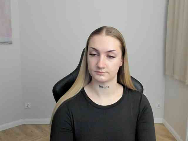 AlexaKisses