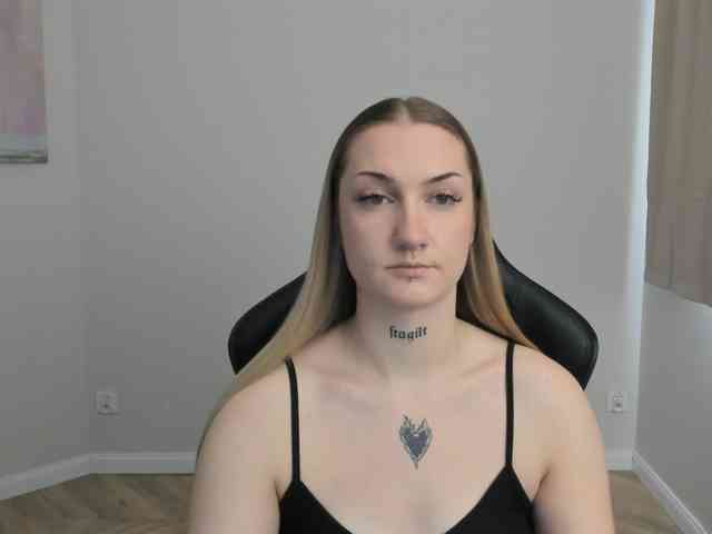 AlexaKisses
