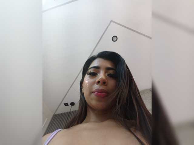 sara-coleman live cam on BongaCams