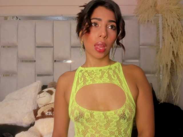 sara-coleman live cam on BongaCams