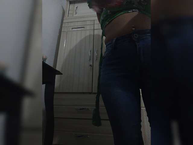 sara-coleman live cam on BongaCams